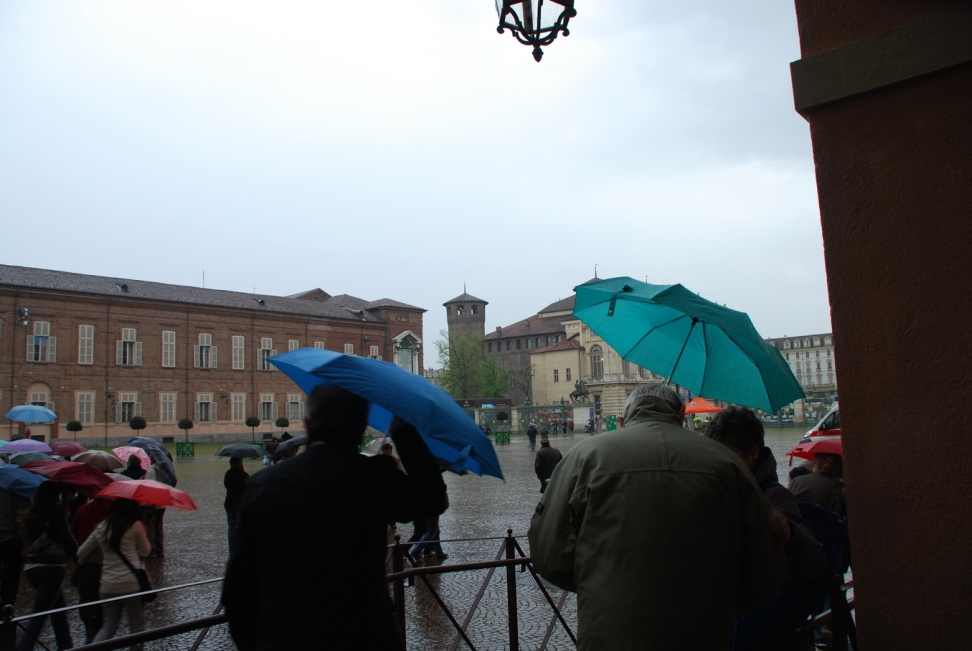La Santa Sindone - 17 Aprile 2010 Pioggia_024.JPG